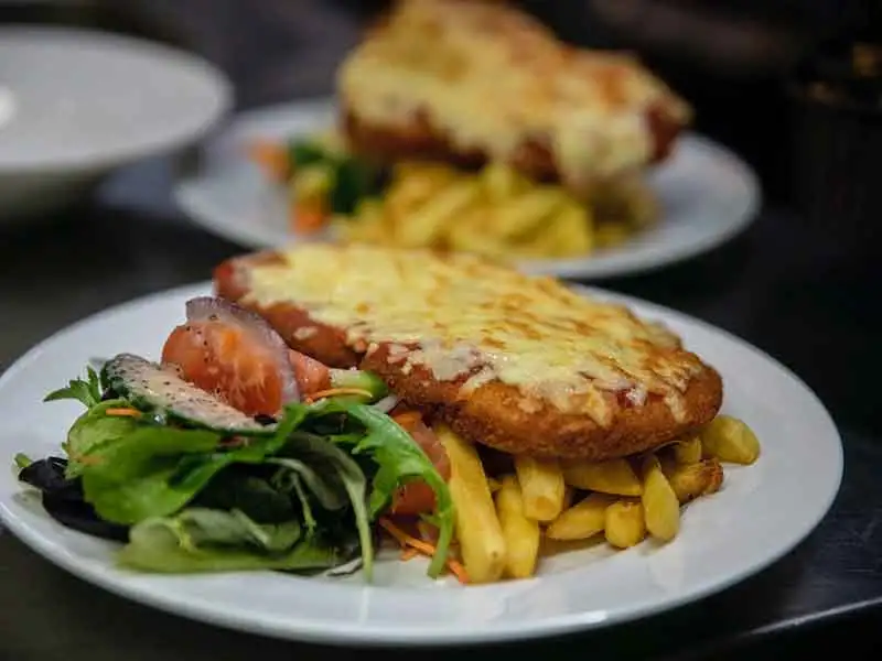 Pub food at the caledonian hotel echuca
