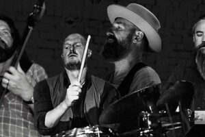 Pete Campbell & The Lazy Dog web